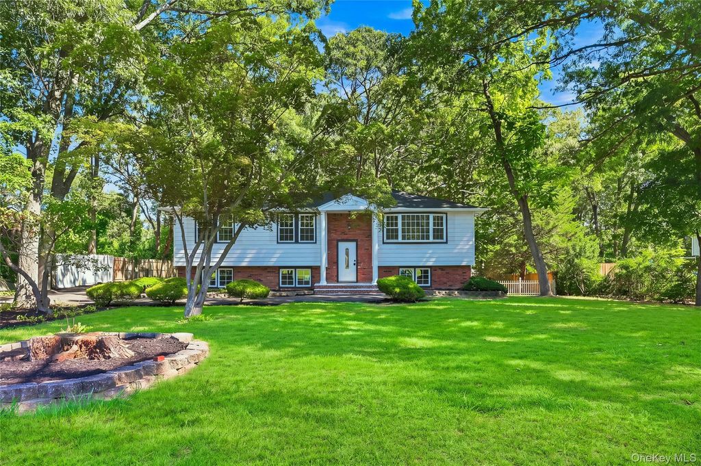 147 Pauls Path, Coram, NY 11727 — photo 3