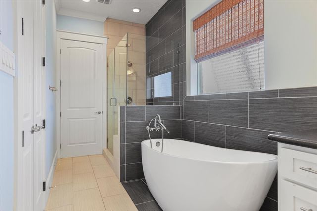 11718 Beachside, Galveston, TX 77554