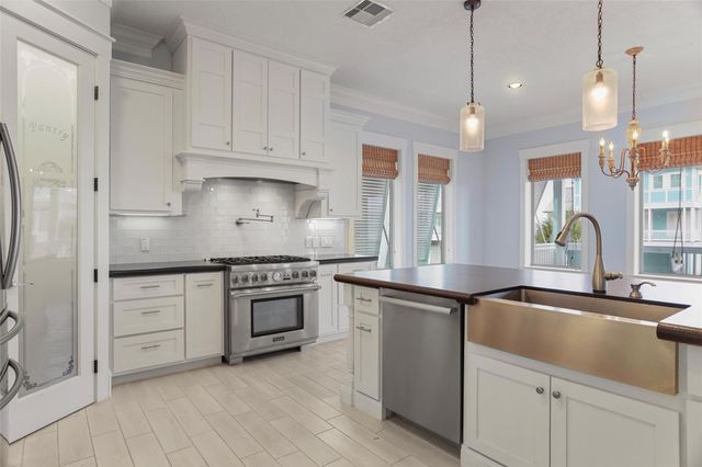 11718 Beachside, Galveston, TX 77554