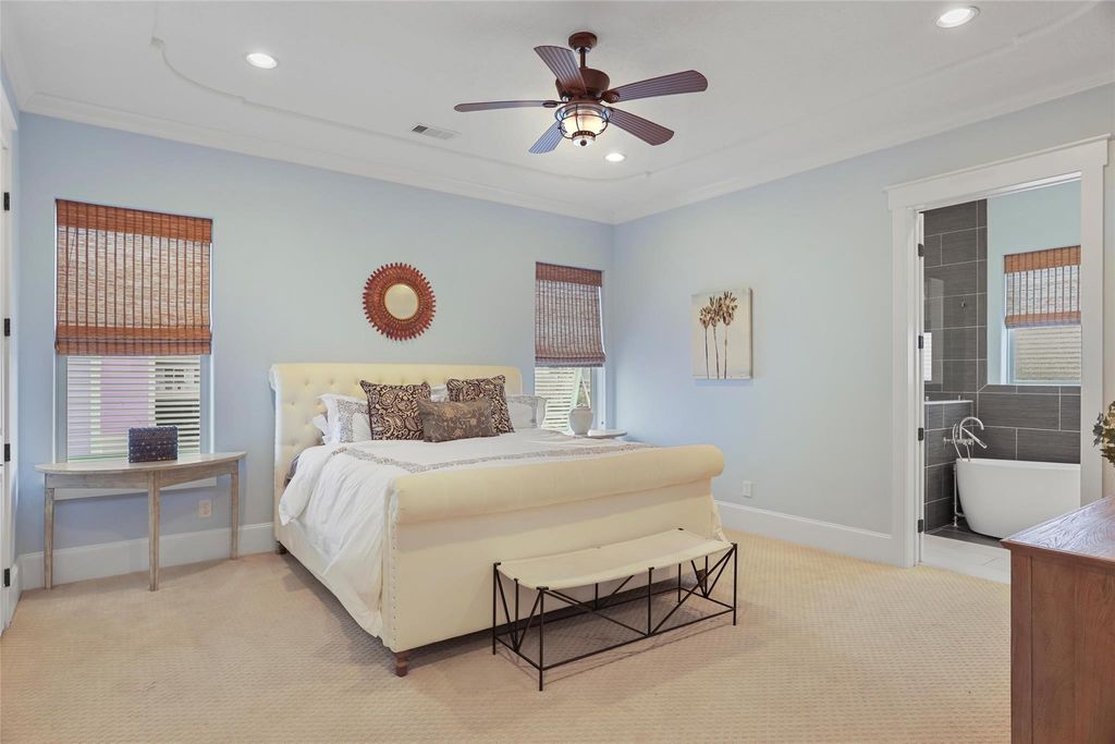 Image 13 of property listing at 11718 Beachside, Galveston, TX 77554