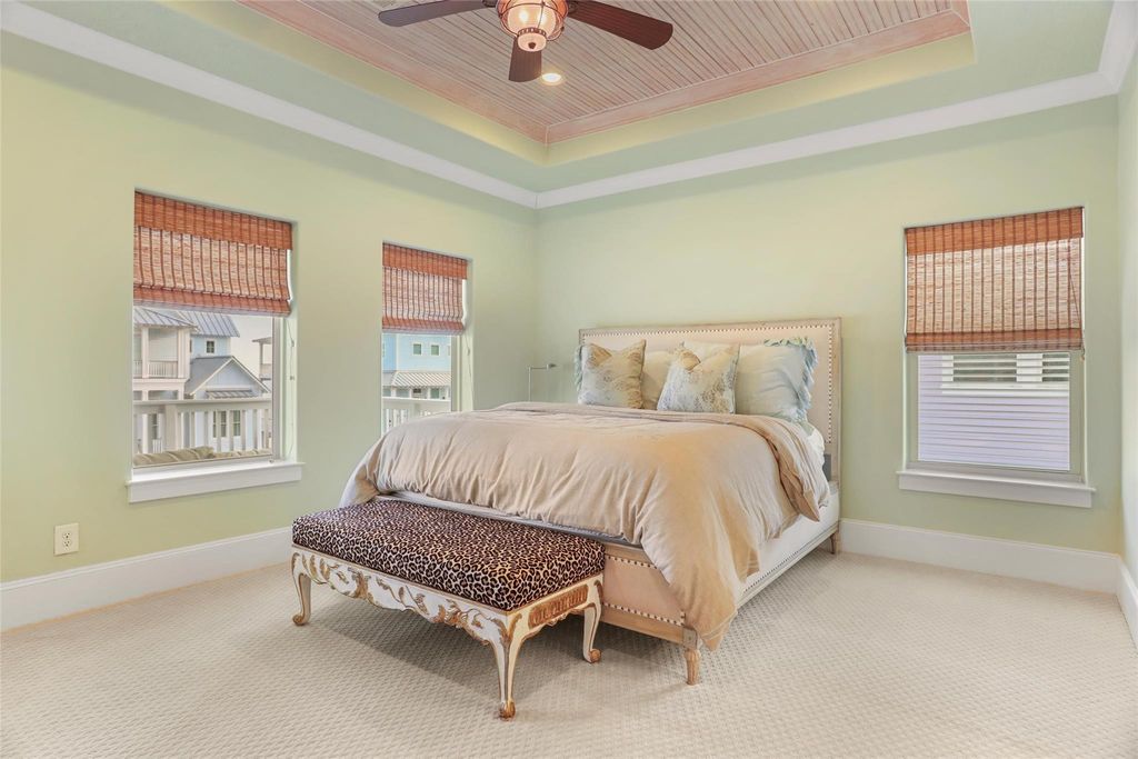 Image 21 of property listing at 11718 Beachside, Galveston, TX 77554