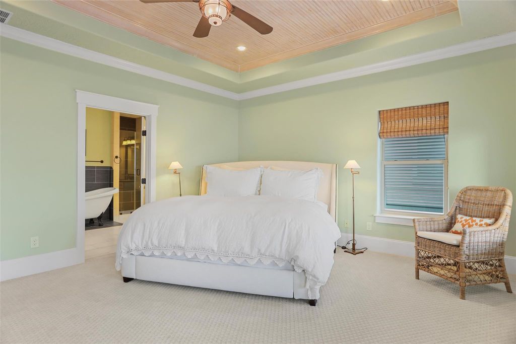 Image 23 of property listing at 11718 Beachside, Galveston, TX 77554