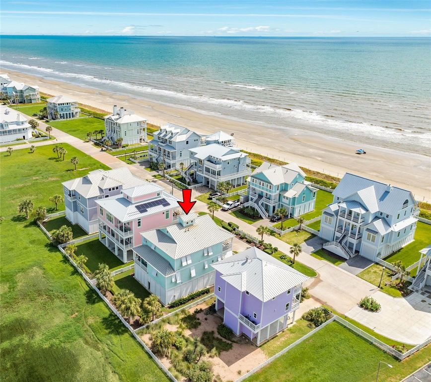 Image 3 of property listing at 11718 Beachside, Galveston, TX 77554