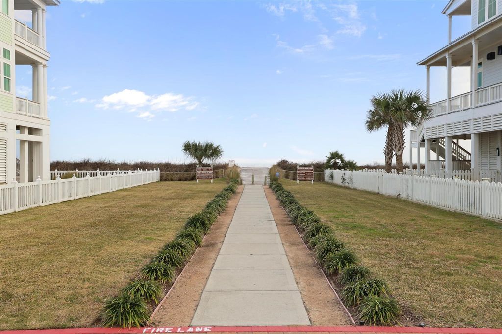 Image 34 of property listing at 11718 Beachside, Galveston, TX 77554