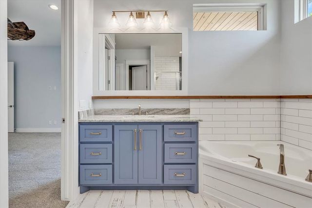 9757 Bear Creek Road, Guthrie, OK 73044