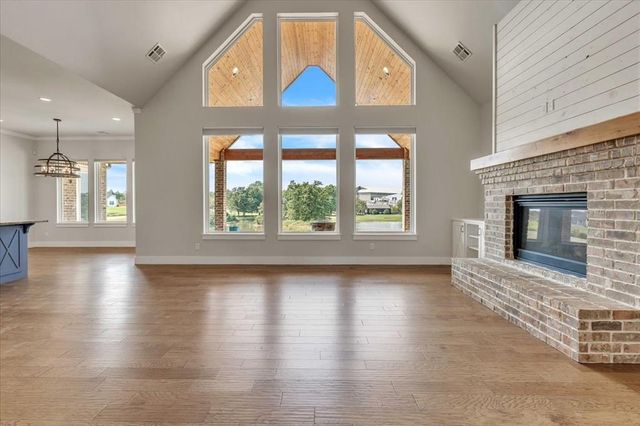 9757 Bear Creek Road, Guthrie, OK 73044