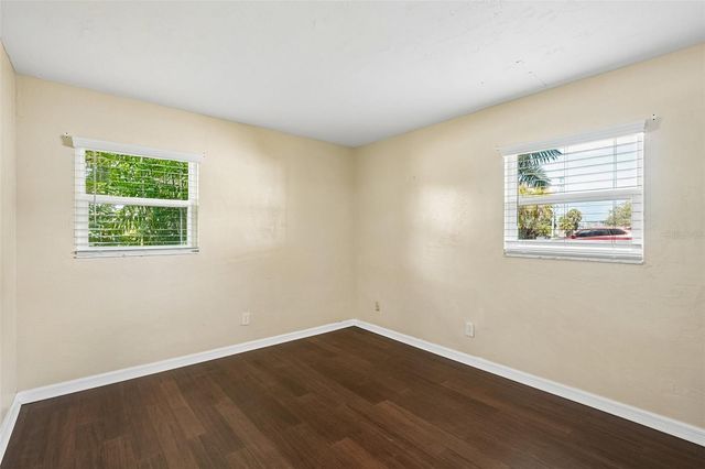 1500 39TH STREET N, St Petersburg, FL 33713