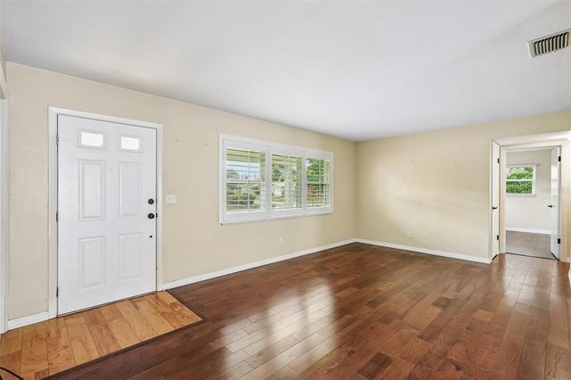 1500 39TH STREET N, St Petersburg, FL 33713