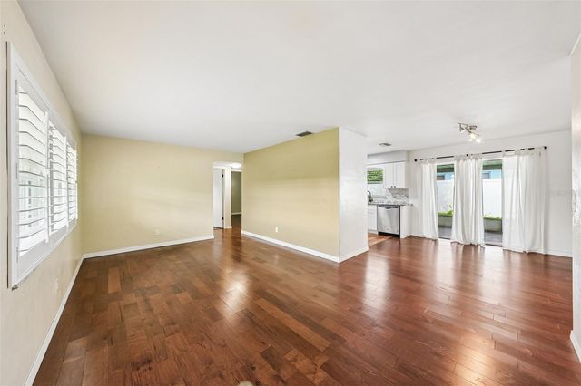 1500 39TH STREET N, St Petersburg, FL 33713