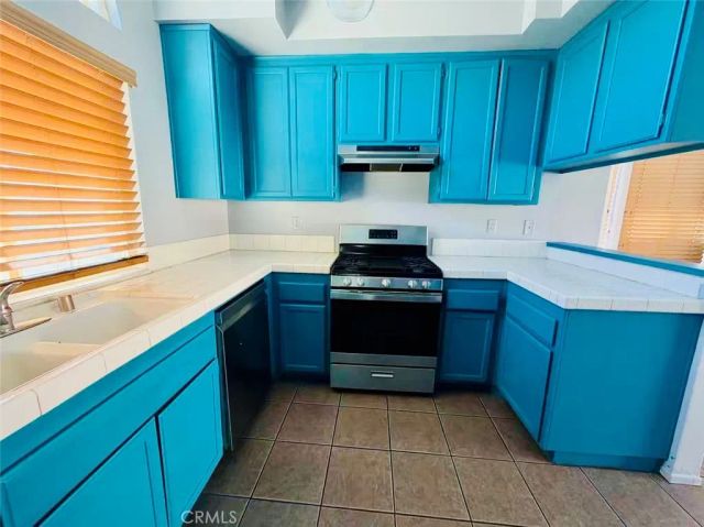 21416 Blossom Hill Ln, Moreno Valley, CA 92557