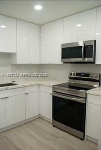 964 N 18th Court, Hollywood, FL 33020