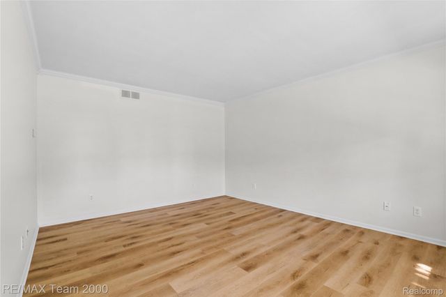 23888 Leighwood Drive, Woodhaven, MI 48183