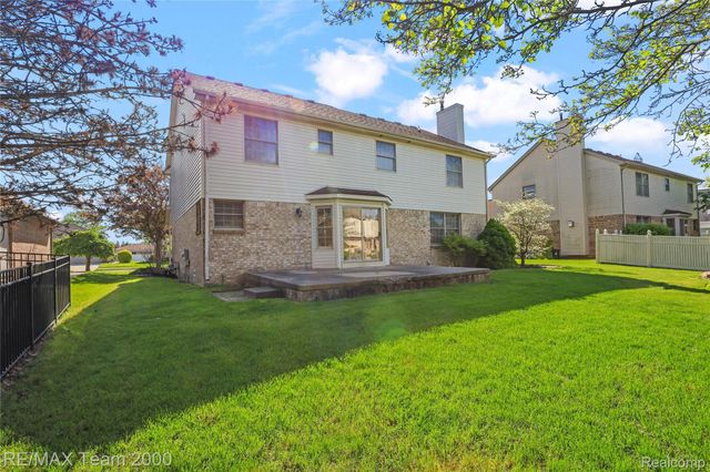 23888 Leighwood Drive, Woodhaven, MI 48183