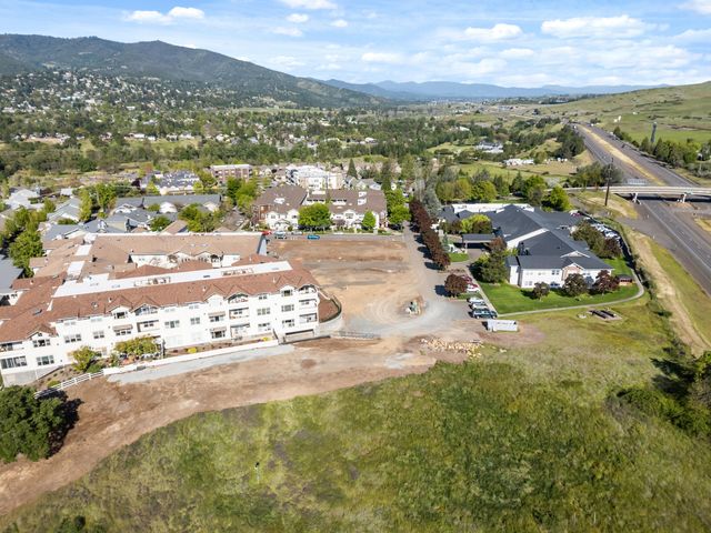 993 Mountain Meadows Drive, Ashland, OR 97520