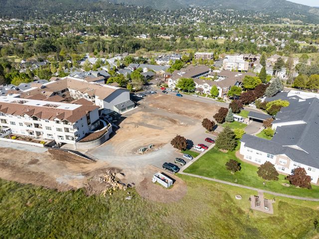 993 Mountain Meadows Drive, Ashland, OR 97520