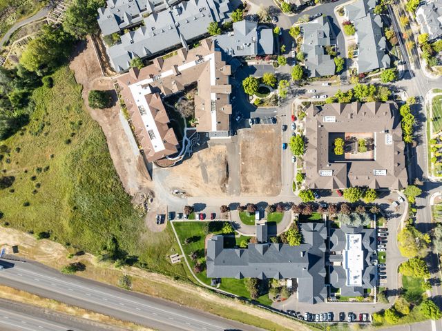 993 Mountain Meadows Drive, Ashland, OR 97520