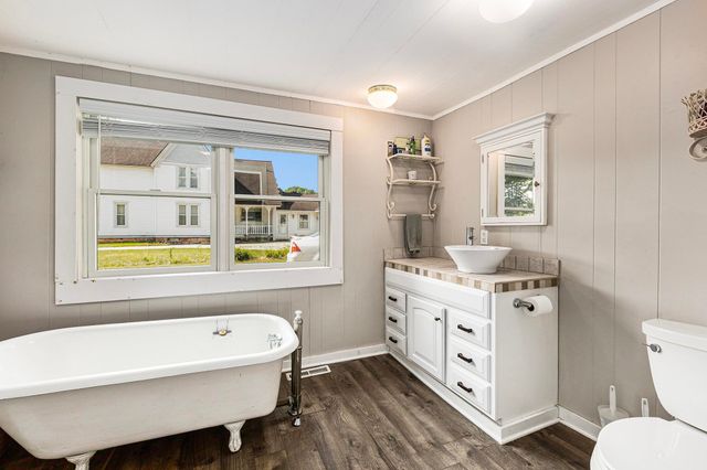 605 Lincoln Avenue, Gilmore Twp, MI 49628