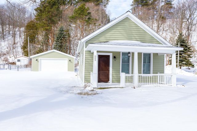 605 Lincoln Avenue, Gilmore Twp, MI 49628