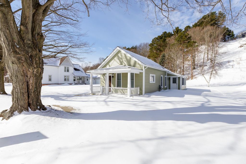 605 Lincoln Avenue, Gilmore Twp, MI 49628