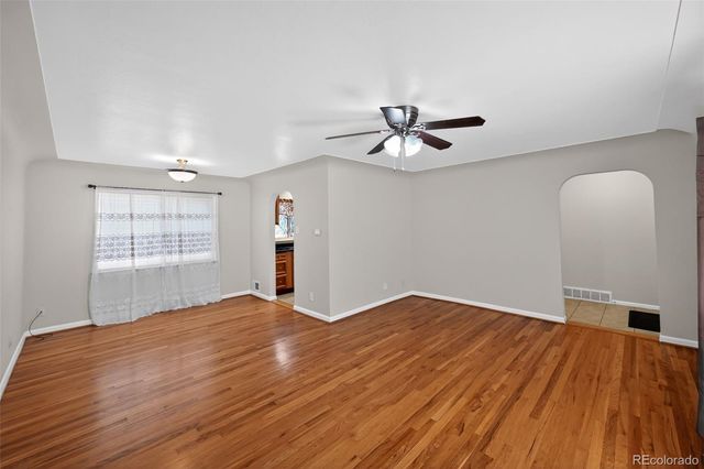 2201 Oakland Street, Aurora, CO 80010