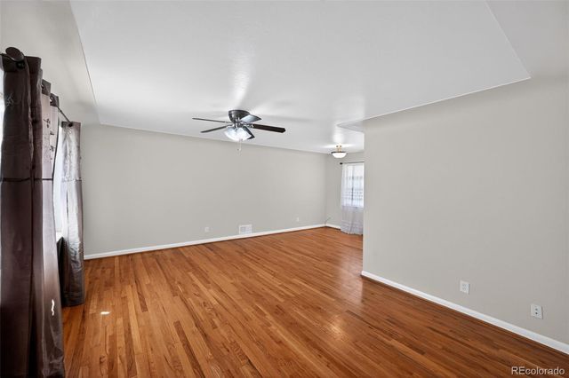 2201 Oakland Street, Aurora, CO 80010