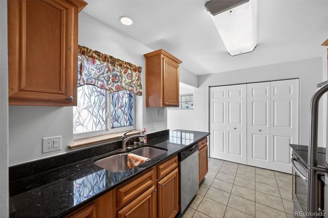 2201 Oakland Street, Aurora, CO 80010