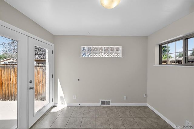 2201 Oakland Street, Aurora, CO 80010