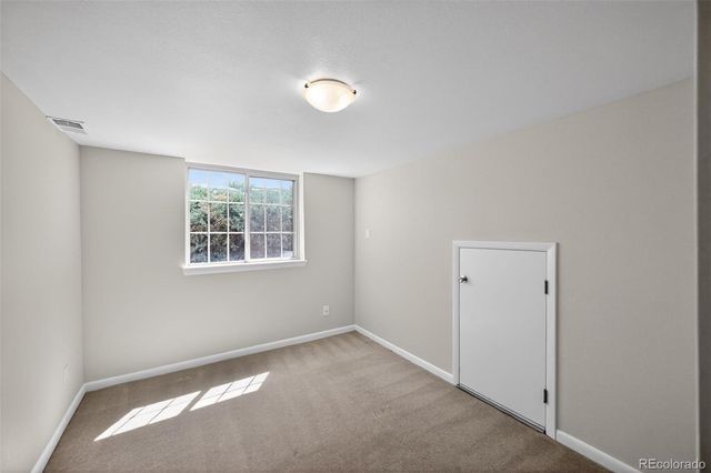 2201 Oakland Street, Aurora, CO 80010