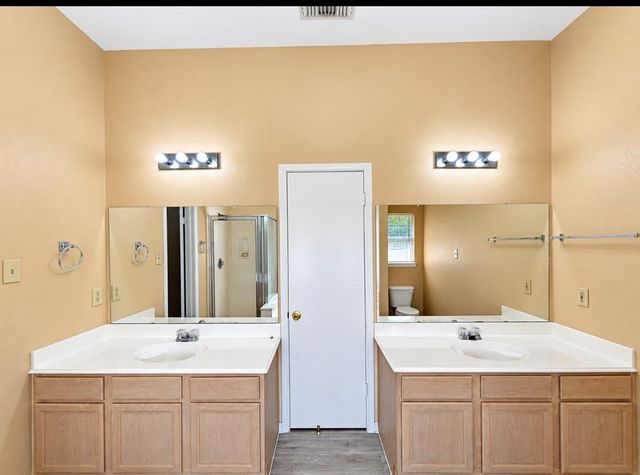 2206 Friarwood Trail, Houston, TX 77339