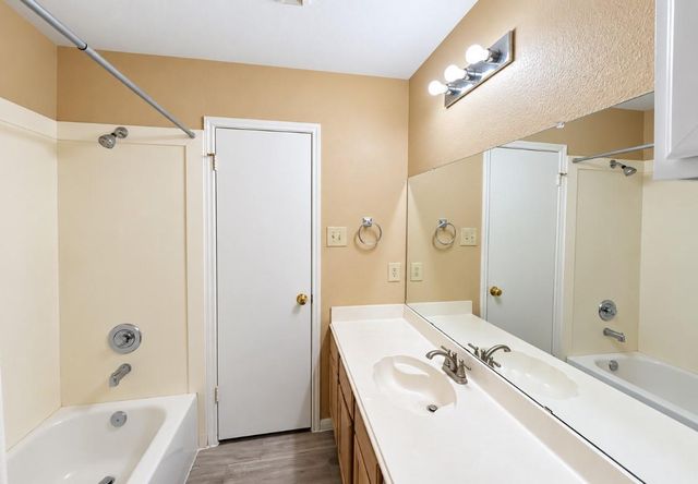 2206 Friarwood Trail, Houston, TX 77339