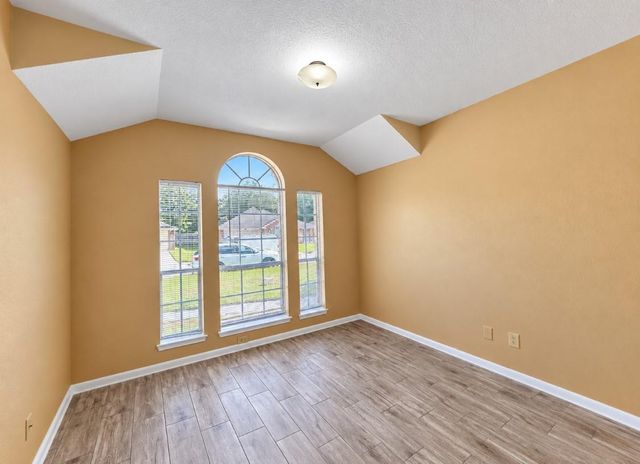 2206 Friarwood Trail, Houston, TX 77339