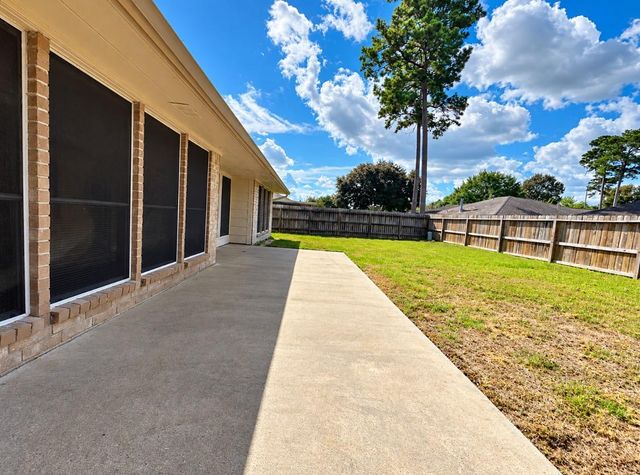 2206 Friarwood Trail, Houston, TX 77339