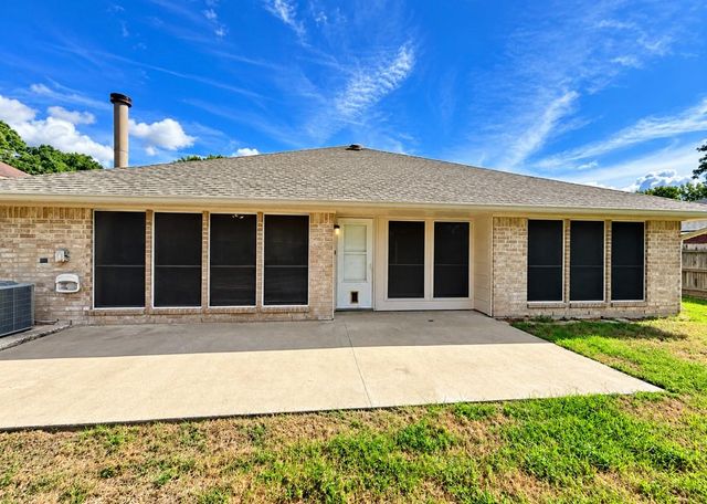 2206 Friarwood Trail, Houston, TX 77339