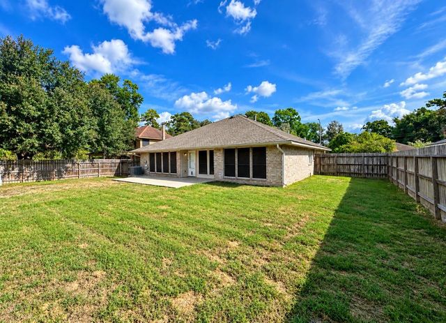 2206 Friarwood Trail, Houston, TX 77339