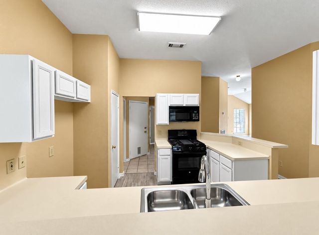 2206 Friarwood Trail, Houston, TX 77339