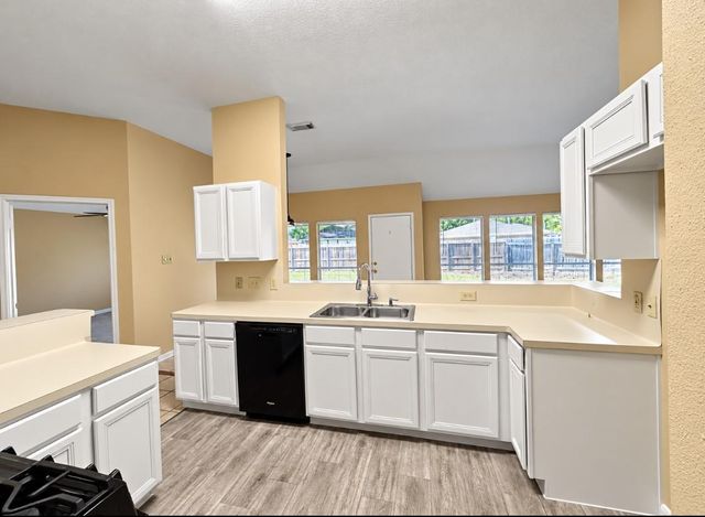2206 Friarwood Trail, Houston, TX 77339