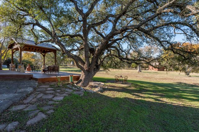 330 Humphrey DR, Buda, TX 78610