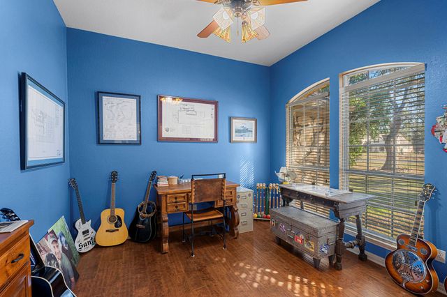 330 Humphrey DR, Buda, TX 78610