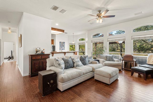 330 Humphrey DR, Buda, TX 78610