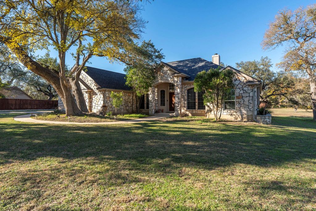 330 Humphrey DR, Buda, TX 78610