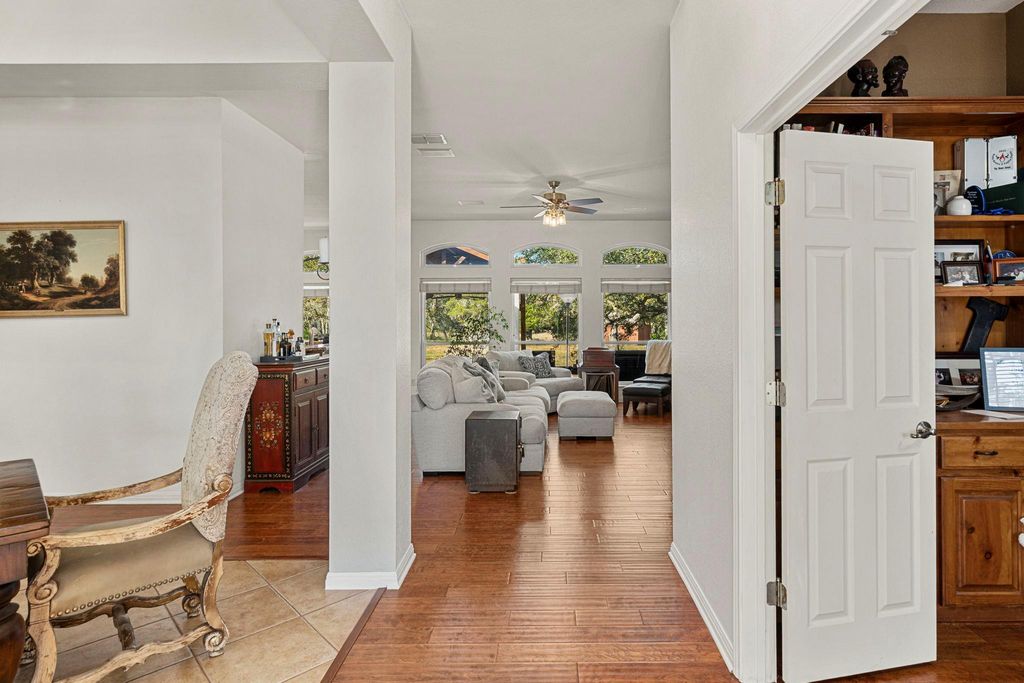 330 Humphrey DR, Buda, TX 78610