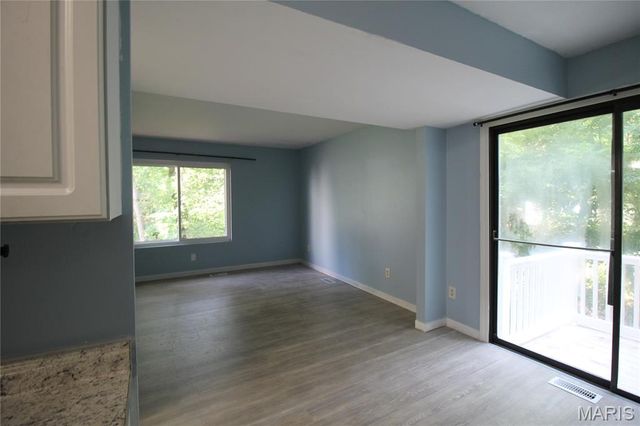 652 Summer Winds Lane D, St Peters, MO 63376