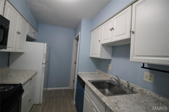 652 Summer Winds Lane D, St Peters, MO 63376