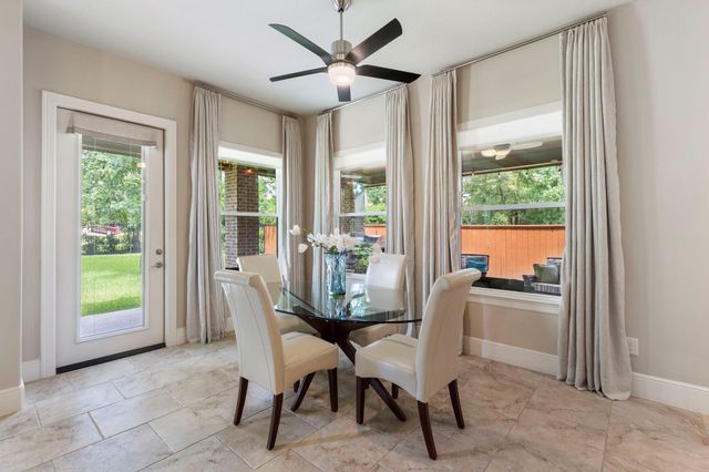 78 S Almondell Circle, Magnolia, TX 77354