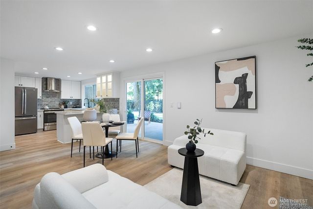 14048 108th Avenue NE, Kirkland, WA 98034