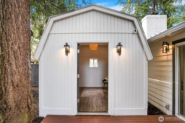14048 108th Avenue NE, Kirkland, WA 98034