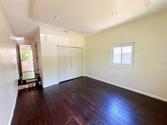 4900 5TH STREET S, St Petersburg, FL 33705