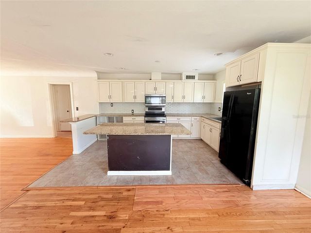 4900 5TH STREET S, St Petersburg, FL 33705