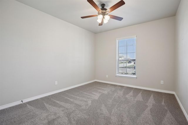 500 Seabiscuit DR, Jarrell, TX 76537