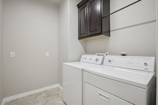 500 Seabiscuit DR, Jarrell, TX 76537